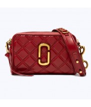 Сумка Marc Jacobs THE QUILTED SOFTSHOT 21 BERRY красная